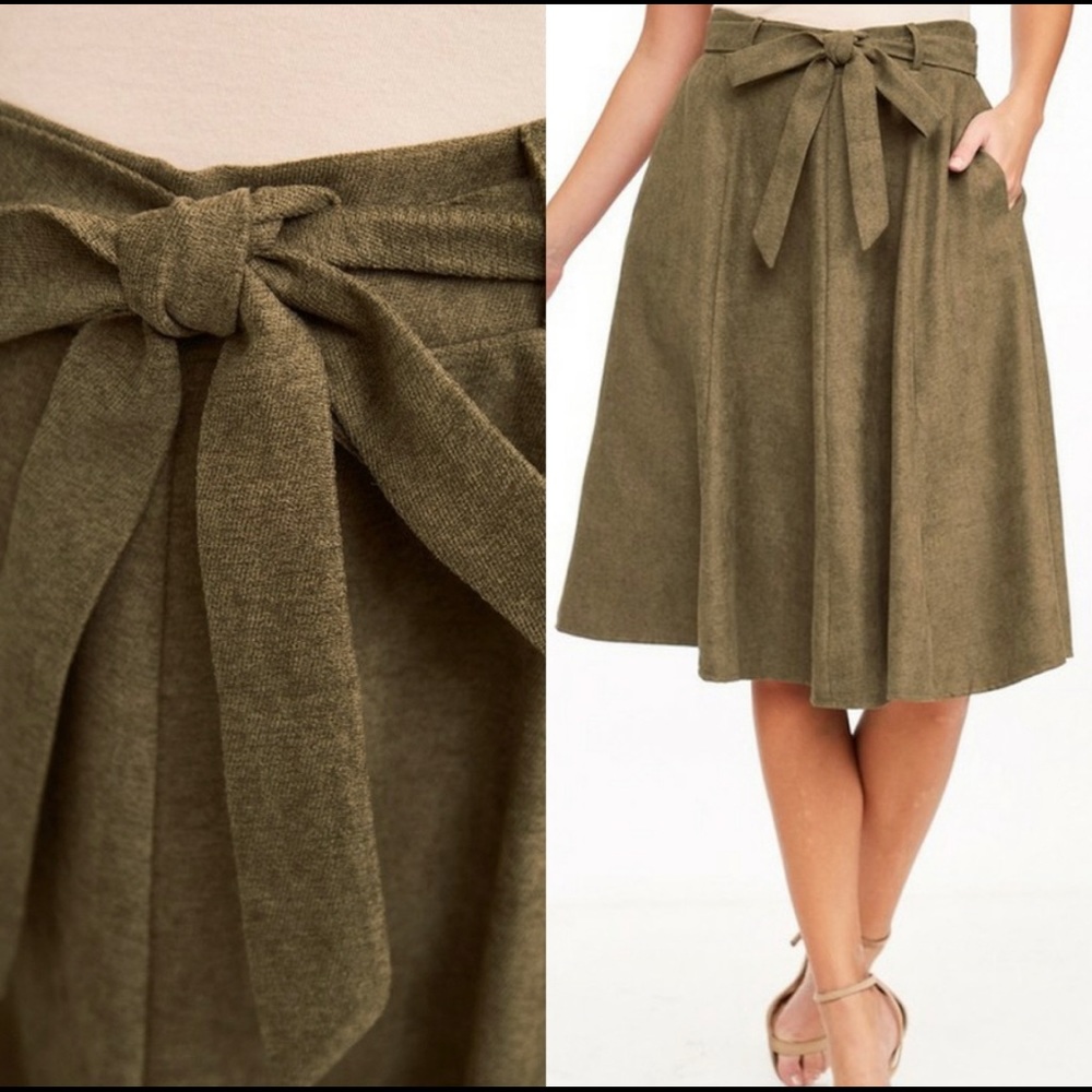 Olive Green skirt with pockets - Picture 1 of 5